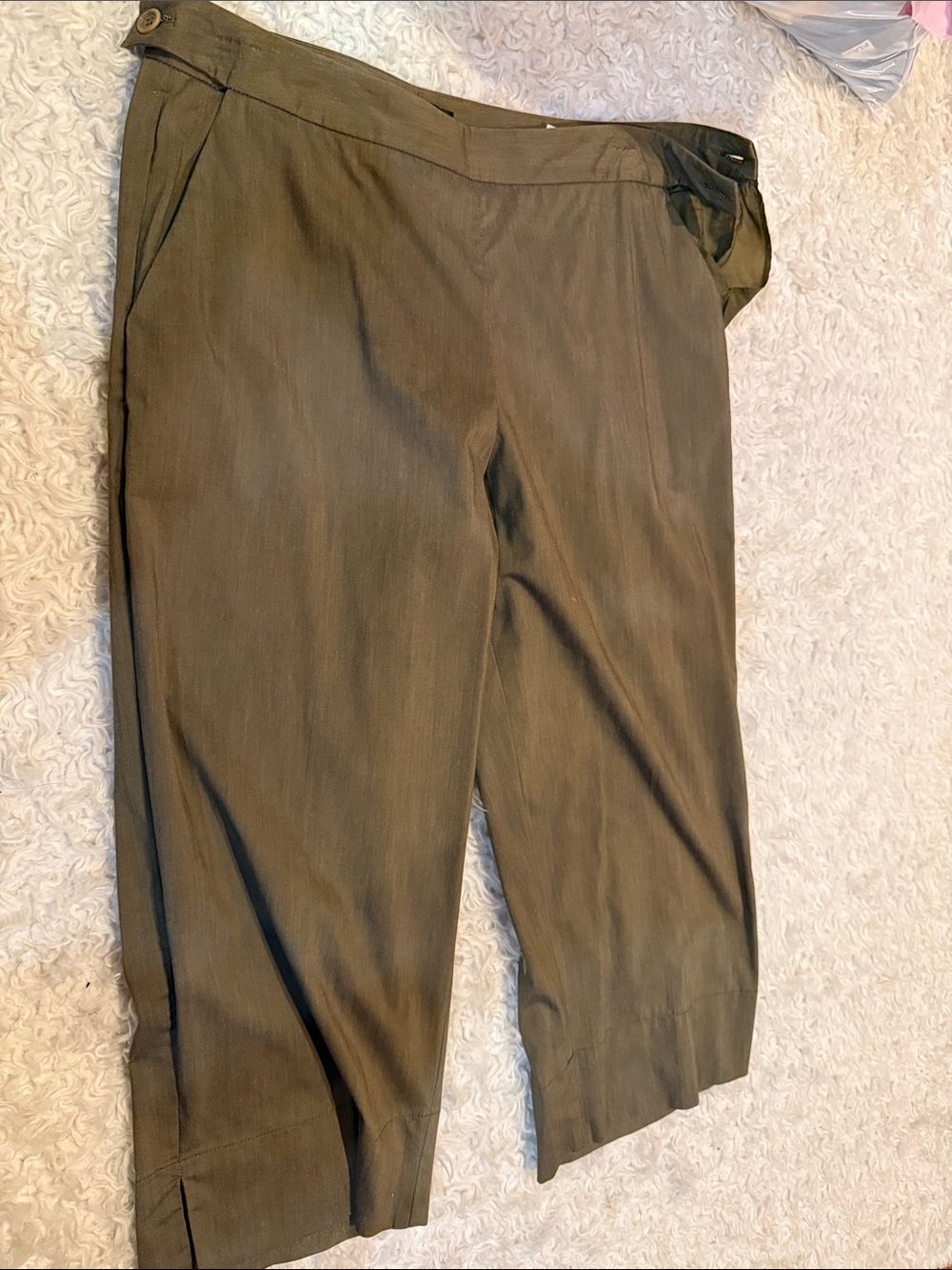 BCBGMaxAzria Olive Cropped Dress Trousers